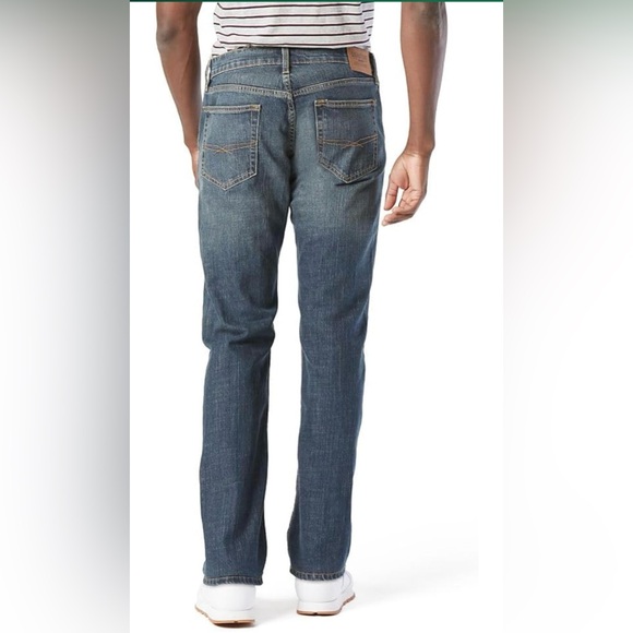 Signature by Levi Strauss Men's Relaxed Fit Jeans 38x32 - Picture 3 of 3